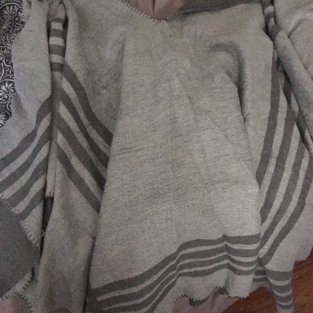 Fabfitfun poncho